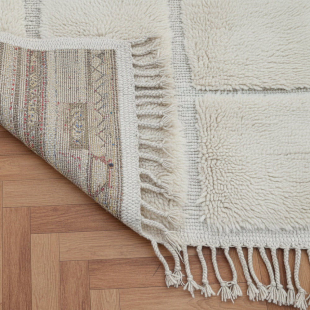 Tapis Berbere Beni Ouarain Crème en Laine avec Motifs Carrés
