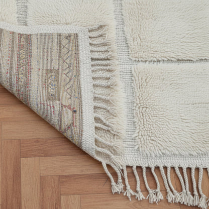 Tapis Berbere Beni Ouarain Crème en Laine avec Motifs Carrés