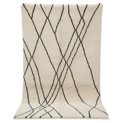 Tapis Berbere Beni Ouarain à Motifs Géométriques Noirs