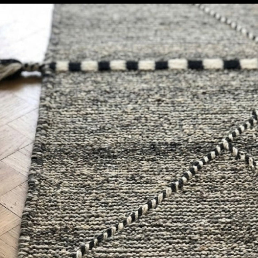 Tapis Berbere Zanafi à Motifs Géométriques