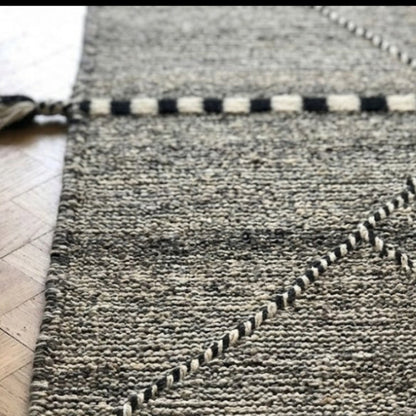 Tapis Berbere Zanafi à Motifs Géométriques
