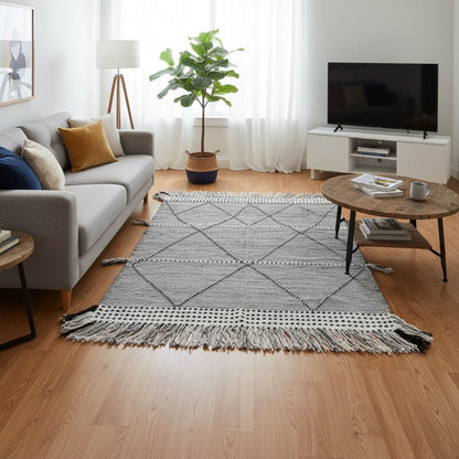 Tapis Berbere Zanafi à Motifs Géométriques Noir et Blanc